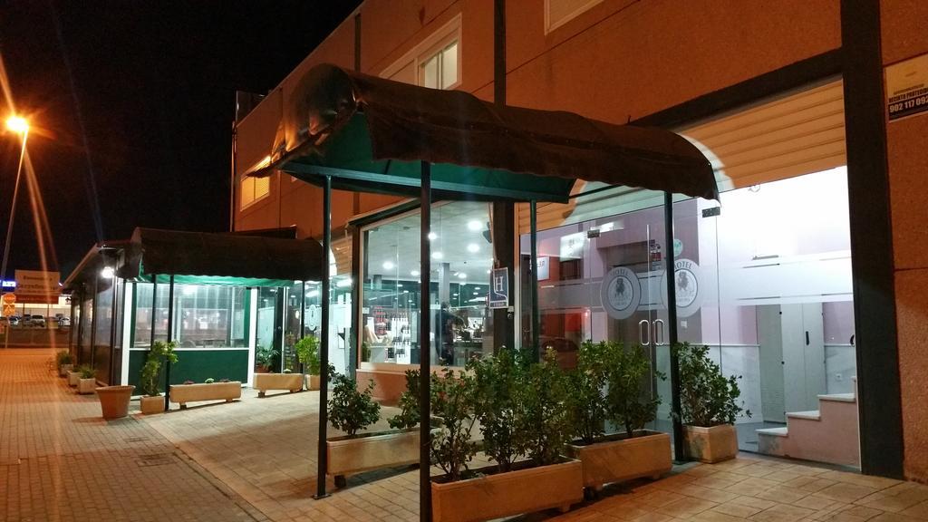Hotel Leon La Palma Del Condado Εξωτερικό φωτογραφία