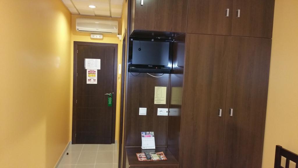 Hotel Leon La Palma Del Condado Δωμάτιο φωτογραφία